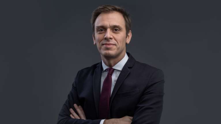 Μάντζος σε Οικονόμου του ΣΚΑΙ: Αν σας κουράζει το ΠΑΣΟΚ, ας συζητήσουμε για το ταξί στη Νέα Υόρκη