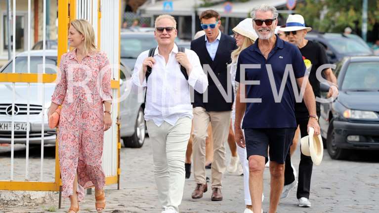 Ο Πιρς Μπρόσναν στην Καβάλα παρέα με τον ελληνικής καταγωγής δισεκατομμυριούχο Τζον Πολ Ντετζόρια [εικόνες-βίντεο]