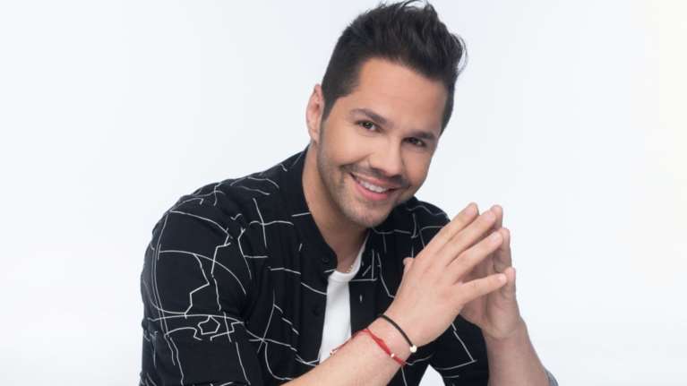 Αναψε φωτιές ο Τσαλίκης στα Τρίκαλα τραγουδώντας &quot;άντε και γ@@@ου&quot; - Διέκοψαν τη μετάδοση [βίντεο]