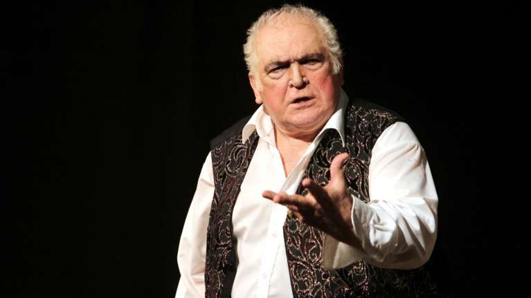 Ιατρική Σχολή Αθηνών για Κώστα Καζάκο: Κίνηση υψηλού συμβολισμού η δωρεά του σώματός του στην επιστήμη