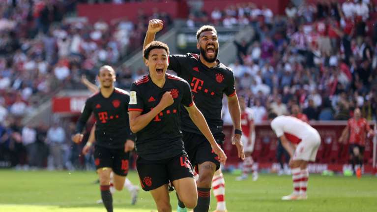 Bundesliga: Ιδανικός "αυτόχειρας" η Ντόρτμουντ, έχασε τον τίτλο μέσα από τα χέρια της - Πρωταθλήτρια Γερμανίας η Μπάγερν