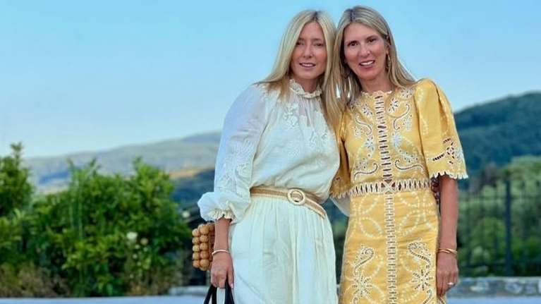 Μαρί Σαντάλ: Σαββατοκύριακο στο Πήλιο - Ο γάμος και η φωτογραφία με την καλύτερή της φίλη