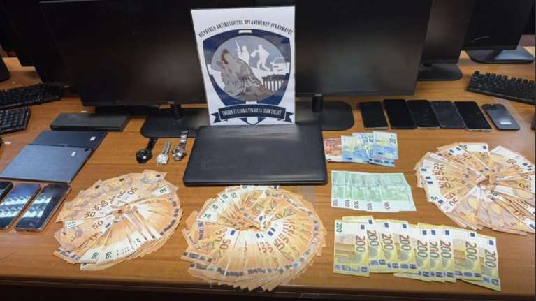 Αττική: Συμμορία Ρομά παρίστανε τους ηλεκτρολόγους και λήστευε ηλικιωμένους - Πάνω από 1 εκατ. ευρώ η λεία τους [βίντεο]