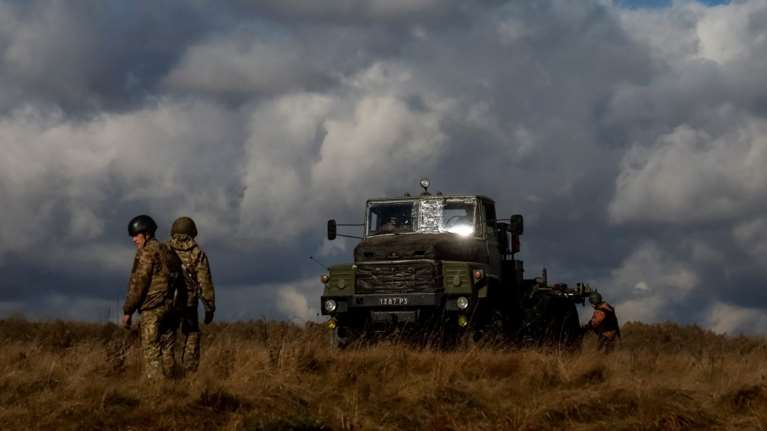 Ανάβυσσος: Συνελήφθη Ουκρανός για υπεξαίρεση 1 εκατ. ευρώ από αμυντικές δαπάνες της χώρας του - Έμενε σε έπαυλη στα νότια προάστια