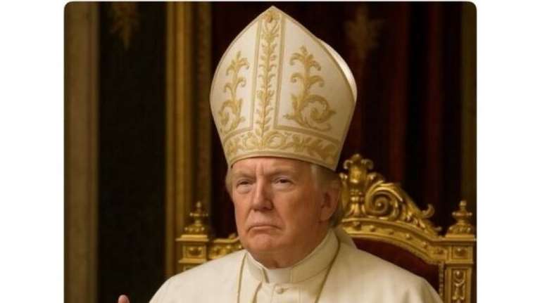 Το τερμάτισε ο Ντόναλντ Τραμπ: Επέλεξε τον εαυτό του για επόμενο Πάπα - Η viral φωτογραφία που ανέβασε