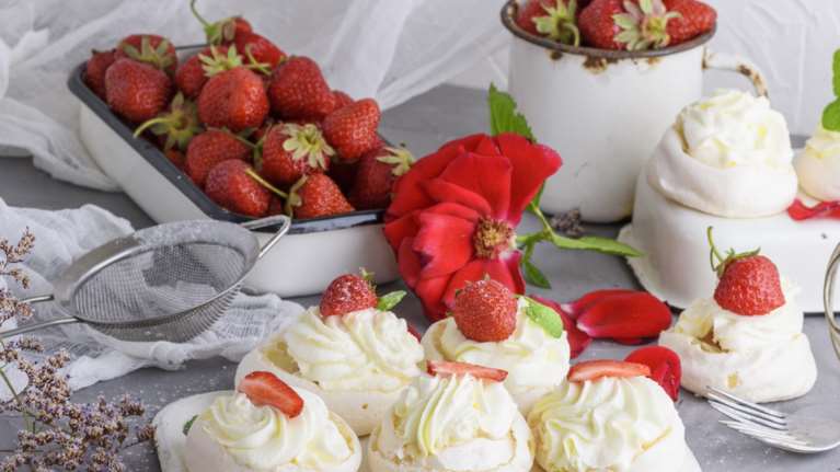 Εορτολόγιο: Ποιοι γιορτάζουν σήμερα, Τετάρτη 16 Απριλίου