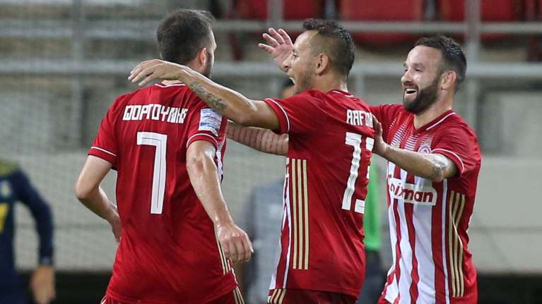 Super League: Με το δεξί ο Ολυμπιακός, πρώτη γκέλα για τον ΠΑΟΚ