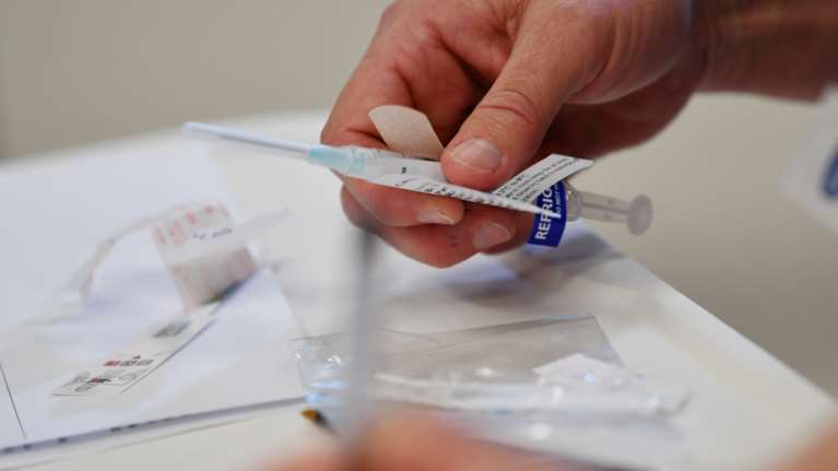 Κορονοϊός: Εξελίξεις με το εμβόλιο - Στις 20 Ιουλίου θα ανακοινωθούν στοιχεία για την έρευνα του Πανεπιστημίου της Οξφόρδης