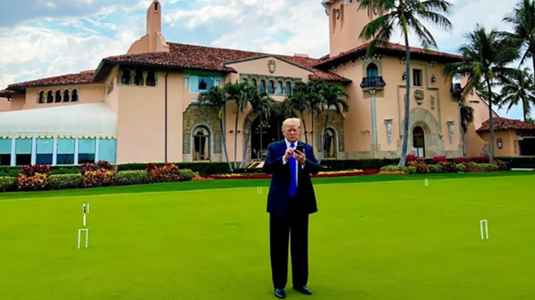 "I'm back": Ο Τραμπ επέστρεψε στα social media - Τι έγραψε στη νέα πλατφόρμα του