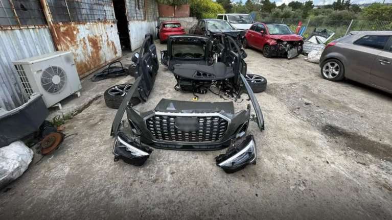 Πώς δρούσε η συμμορία που έκλεβε οχήματα στην Αττική - Ο εγκέφαλος είναι... έμπορος αυτοκινήτων [εικόνες - βίντεο]