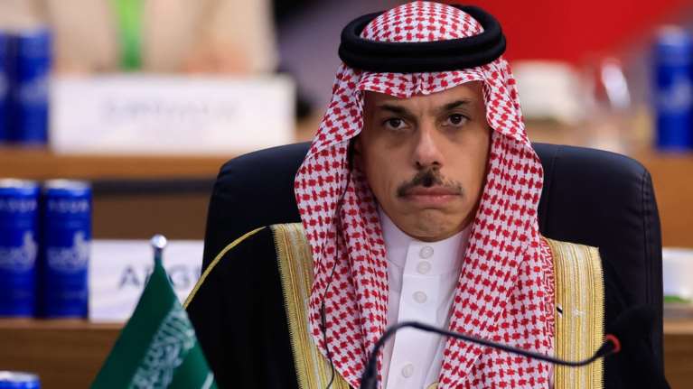 Διεθνής διάσκεψη για τη Συρία στο Ριάντ: Η Σαουδική Αραβία ζητά άρση των δυτικών κυρώσεων που είχαν επιβληθεί επί Άσαντ