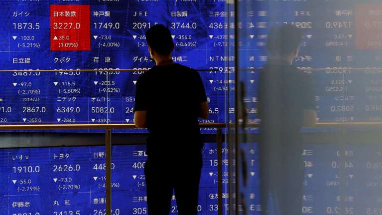 Καταρρέουν τα χρηματιστήρια: Φόβος για ανάφλεξη στη Μ.Ανατολή και ύφεση στις ΗΠΑ - &quot;Βουτιά&quot; πάνω από 4% στην Αθήνα