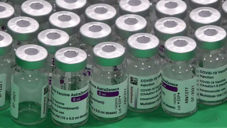 Reuters: Η ΕΕ ζήτησε να αγοράσει 10 εκατομμύρια εμβόλια της AstraZeneca από την Ινδία