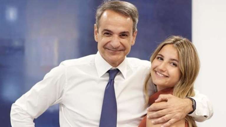 Κυριάκος Μητσοτάκης: Η τρυφερή ανάρτηση για τα γενέθλια της κόρης του - &quot;Δαφνούλι να είσαι πάντα έτσι χαμογελαστή&quot;