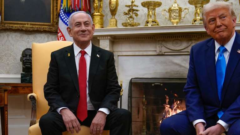 &quot;Συμφωνείς, αλλιώς μένεις μόνος σου&quot; - Πώς ο Τραμπ πίεσε τον Νετανιάχου να δεχθεί την πρότασή του για τη Γάζα