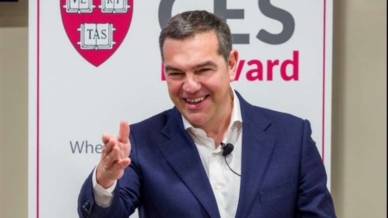 Τσίπρας στο Harvard: Δύσκολες αλλά αναγκαίες συμφωνίες για μείωση δασμών, αλλιώς ΕΕ - Κίνα να προχωρήσουν μαζί