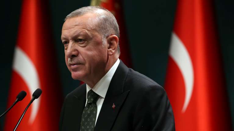 Διερευνητικές επαφές: Η Αθήνα έστειλε τις ημερομηνίες – Ο Ερντογάν απάντησε βγάζοντας το "Τσεσμέ" στο Αιγαίο