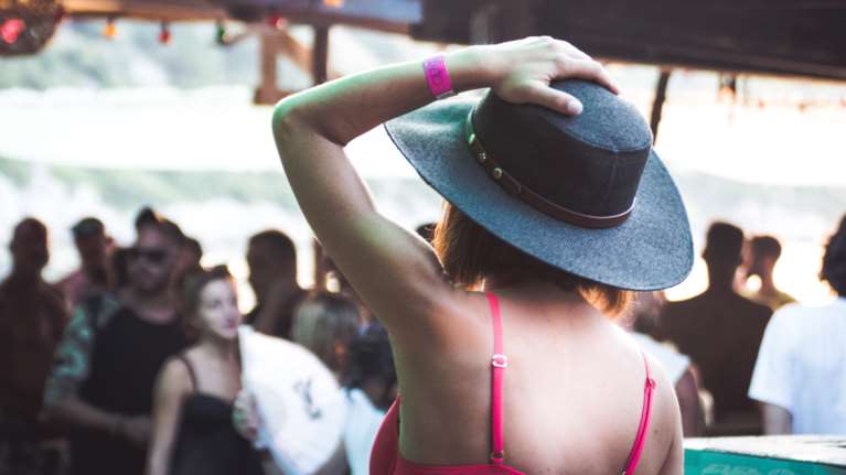 Κορονοϊός - Χαλκιδική: Η συναυλία των 2.000 ατόμων σε beach bar που διέσπειρε τον ιό