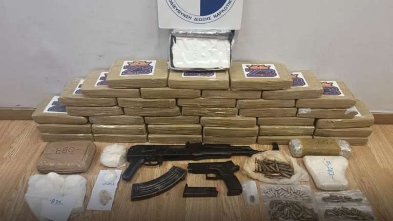 Κορωπί: Κατασχέθηκαν πάνω 45 κιλά κοκαΐνης - Συνελήφθη 45χρονος διακινητής ναρκωτικών