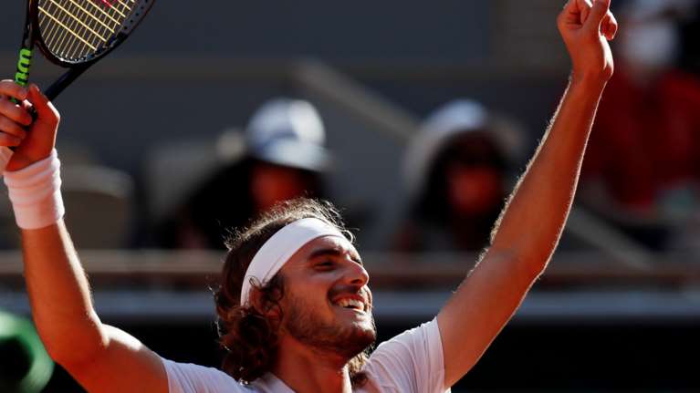 Στέφανος Τσιτσιπάς: Έγραψε ιστορία - Μυθική πρόκριση στον τελικό του Roland Garros [Βίντεο]
