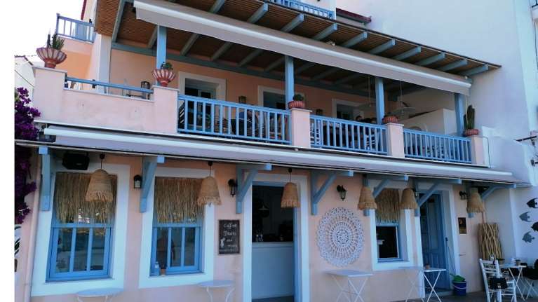 Κορονοϊός - Ανδρος: Λουκέτο και πρόστιμο σε τέσσερα μπαρ για μη τήρηση των μέτρων