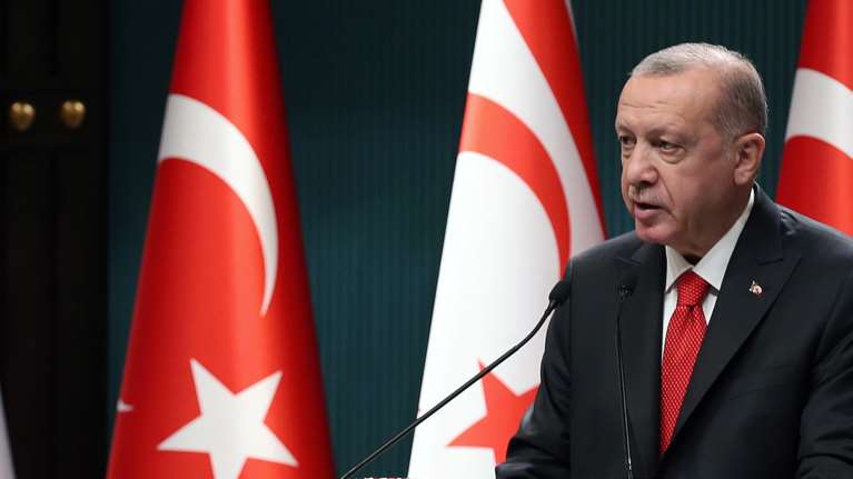 Ερντογάν: Οι ύβρεις στον Μακρον &quot;ξεκλειδώνουν&quot; επιτέλους τις κυρώσεις της ΕΕ σε βάρος της Τουρκίας