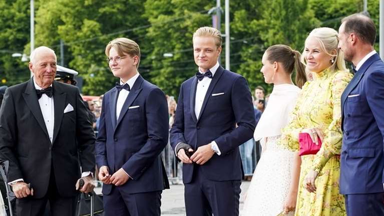Τα σκάνδαλα "πνίγουν" τη νορβηγική βασιλική οικογένεια: Συνελήφθη λίγο πριν τη δίκη του ο γιος της Μέτε Μαρίτ