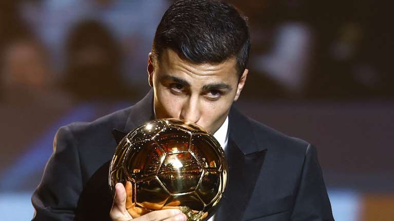 Χρυσή Μπάλα: Έγραψε Ιστορία ο Ρόδρι - Αναδείχθηκε καλύτερος ποδοσφαιριστής στον κόσμο για το 2024