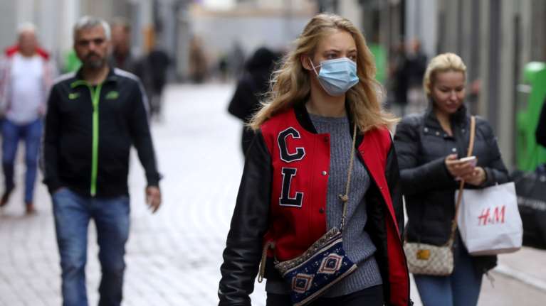 ECDC: Νέες οδηγίες για την καραντίνα - Τι ισχύει για εμβολιασμένους και ανεμβολίαστους