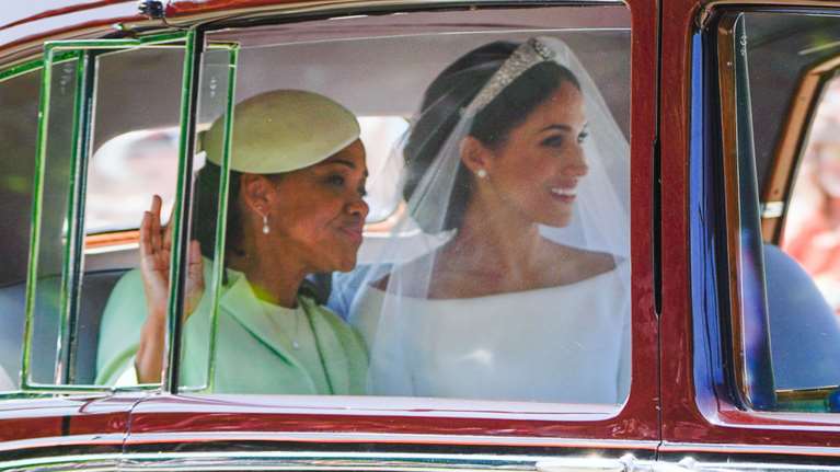 H Μέγκαν Μαρκλ άφησε άφωνο τον πρίγκιπα Χάρι την ημέρα του γάμου τους: Η έκπληξη που είχε κρύψει στο νυφικό της