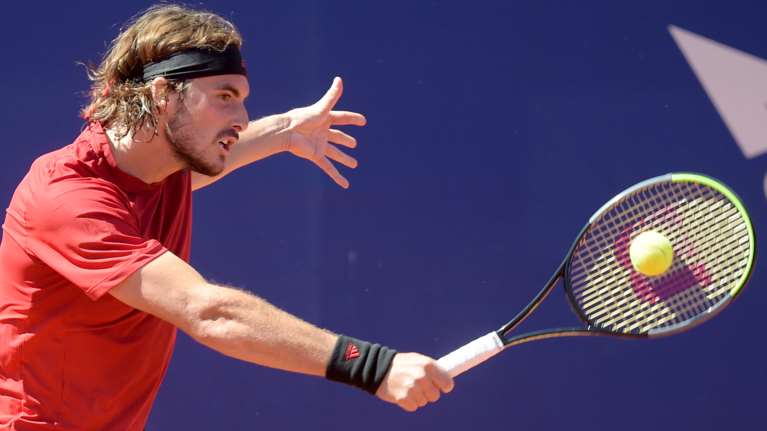 Στέφανος Τσιτσιπάς: Διεκόπη λόγω βροχής ο αγώνας με τον Τζόκοβιτς - Συνέχεια το Σάββατο