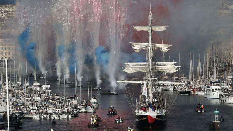 Ολυμπιακοί Αγώνες 2024: Φαντασμαγορική η άφιξη του Belem με την Ολυμπιακή Φλόγα στη Μασσαλία [Εικόνες - Βίντεο]