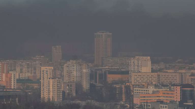 Νύχτα κόλαση στο Κίεβο: Ισχυρή έκρηξη σε δεξαμενή καυσίμων