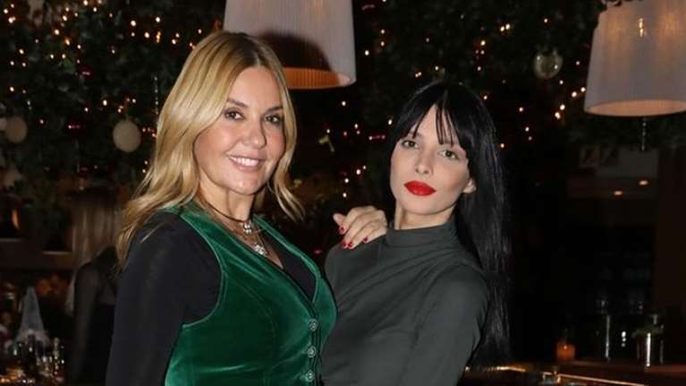 Η Χριστίνα Παππά στο πλευρό της Άννας Μπεζάν - Αποθεώνει την νύφη της στο Instagram [βίντεο]