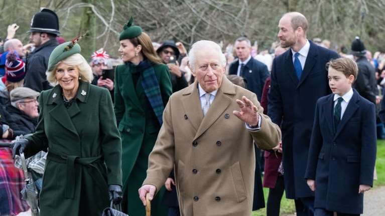 Τα Χριστούγεννα της βρετανικής βασιλικής οικογένειας - Οικοδεσπότες ο βασιλιάς Κάρολος και η βασίλισσα Καμίλα