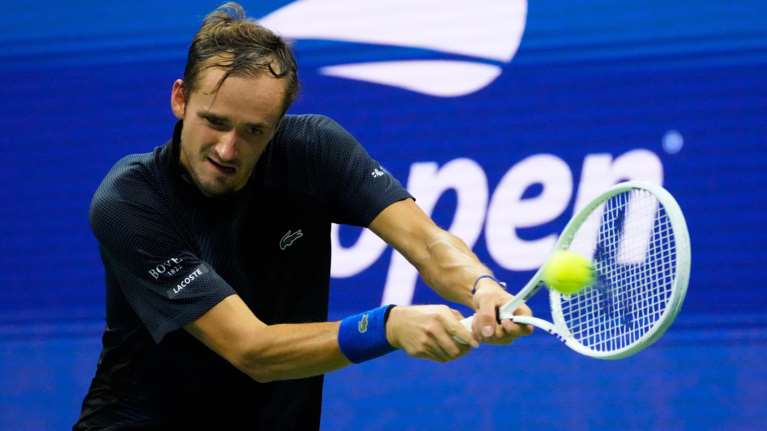 Τένις: Απίστευτη προσβολή του Μεντβέντεφ προς τους θεατές - Τους αποκαλούσε μαϊμούδες με χειρονομίες [Βίντεο]