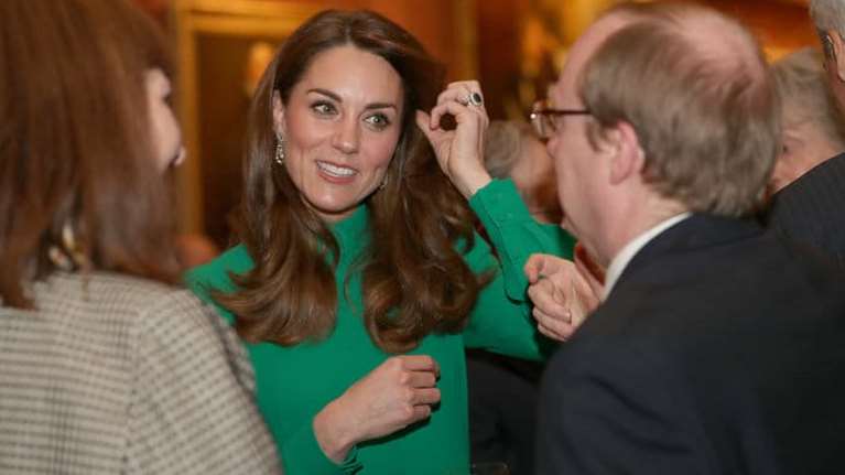 Κέιτ Μίντλετον: Το... ανάποδο εντυπωσιακό πράσινο φόρεμα και η τρυφερή λεπτομέρεια [Εικόνες]