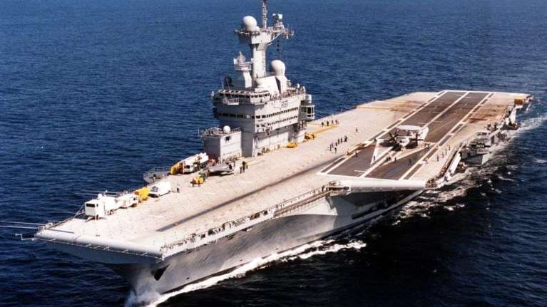 Στην Κρήτη το γαλλικό αεροπλανοφόρο &quot;Σαρλ ντε Γκωλ&quot; για άσκηση μαζί με ελληνικές δυνάμεις - Μήνυμα για το... καλώδιο