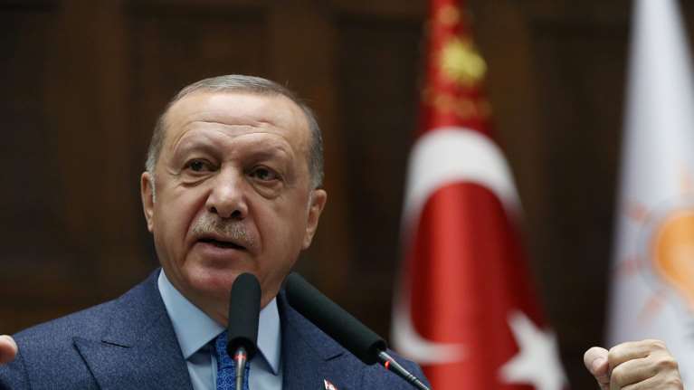 Τούρκος πρώην ναυτικός ακόλουθος: Αυτός είναι ο λόγος που ο Ερντογάν στέλνει τους μετανάστες στον Έβρο