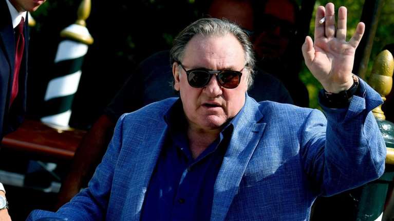 &quot;Χαστούκι&quot; στον Ζεράρ Ντεπαρντιέ: Δεν αποσύρονται οι κατηγορίες σε βάρος του για βιασμό - Η ηθοποιός που τον κατηγορεί