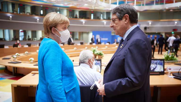 Τις παράνομες τουρκικές ενέργειες στην κυπριακή ΑΟΖ, έθεσε ο Αναστασιάδης σε συνάντηση με την Μέρκελ