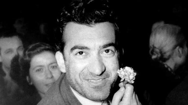 Νίκος Μπελογιάννης: Σαν σήμερα εκτελέστηκε ο &quot;άνθρωπος με το γαρύφαλλο&quot; [εικόνες]