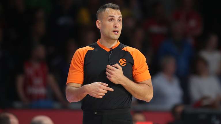 EuroLeague: Συνελήφθη ο διαιτητής Ούρος Νίκολιτς για συμμετοχή σε εγκληματική οργάνωση - Βρέθηκαν 250.000€ στο σπίτι του