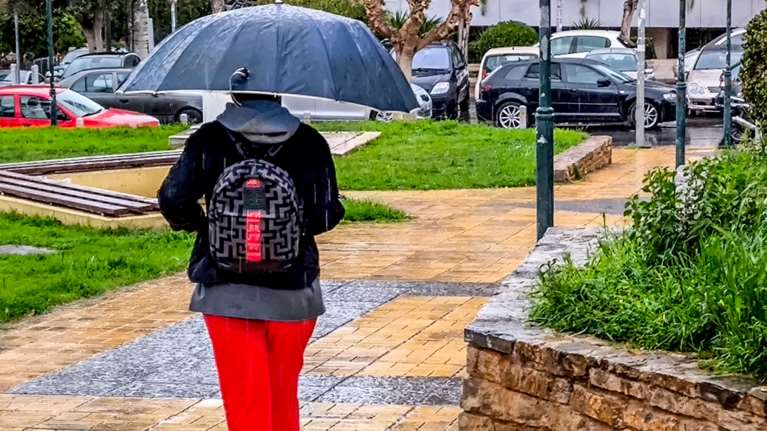 Άστατος ο καιρός: Πού θα βρέξει τις επόμενες ώρες - Βουτιά του υδράργυρου και θυελλώδεις βοριάδες από βδομάδα