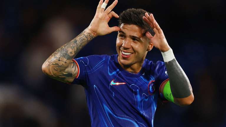 Απίστευτες σκηνές στον πάγκο της Τσέλσι - Μέλος του προπονητικού επιτελείου φέρεται να χρησιμοποιεί το ChatGPT την ώρα του αγώνα