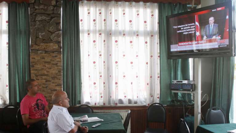 Το Reuters &quot;αποκαλύπτει&quot; τον Ερντογάν: Πώς ελέγχει τα τουρκικά ΜΜΕ - Το &quot;διευθυντήριο&quot; και ο πανικός στις αίθουσες σύνταξης