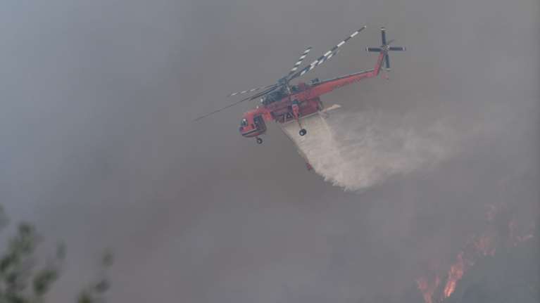 Ηλεία: Βελτιωμένη η εικόνα της φωτιάς - Υπάρχουν μικρές διάσπαρτες εστίες [εικόνες]