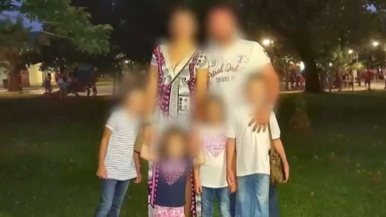 Υπόθεση αστυνομικού της Βουλής: "Μου έλεγε τι να γράψω για να πάρω πίσω τις καταγγελίες", λέει η 35χρονη σύζυγός του