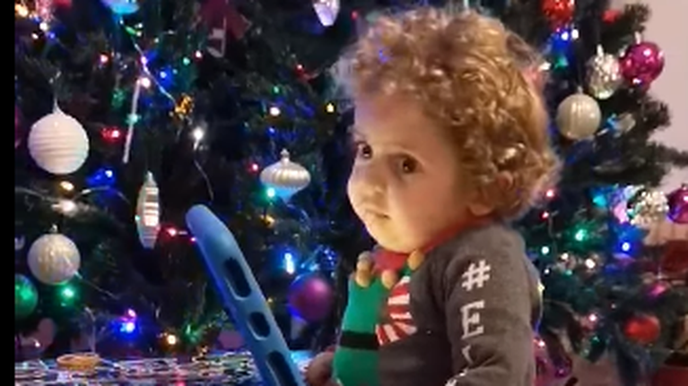 Ο μικρός Παναγιώτης Ραφαήλ αφηγείται παραμύθι και συγκινεί - Το μήνυμα των γονιών του [βίντεο]