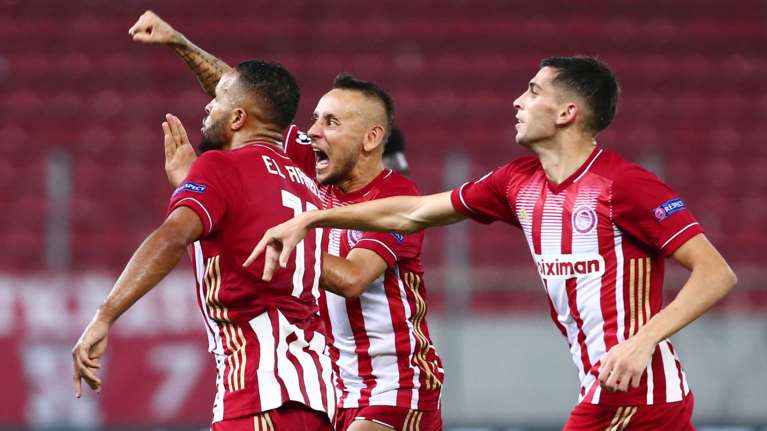 Πλέι οφ Champions League:  Αγκαλιά με την πρόκριση ο Ολυμπιακός – Νίκησε 2-0 την Ομόνοια [βίντεο]